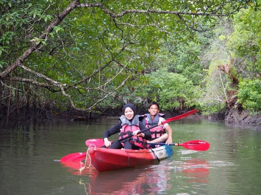 Krabi kayaking Ao thalane - Through the mangrove tunnels