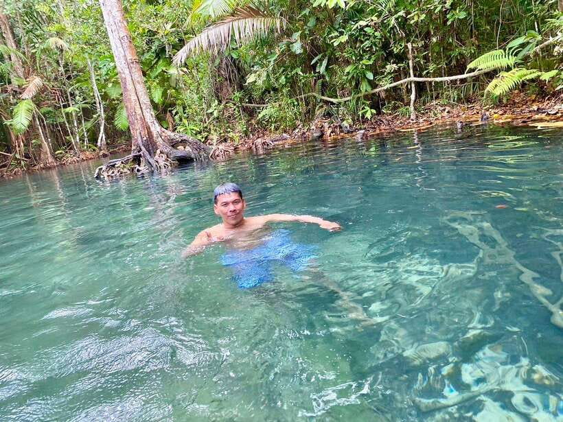 Krabi: Klong Root (Crystal lake) Kayaking tour - Guides Who Keep the Trip Easy