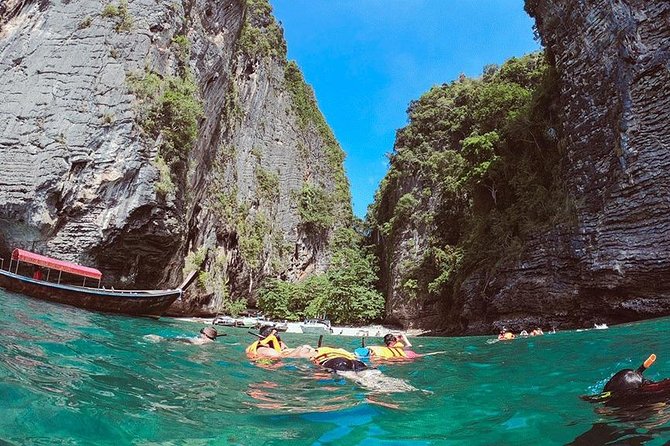 Krabi Nice Sea Snorkeling - The guide and the value of local direction