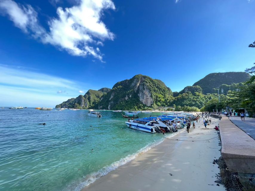 Krabi: One Day Phi Phi Island by speed boat ( Join ) - Lunch and a short break on Phi Phi Don