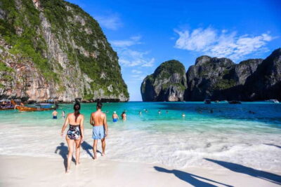 Phi Phi Islands Speedboat Tour with Buffet Lunch
