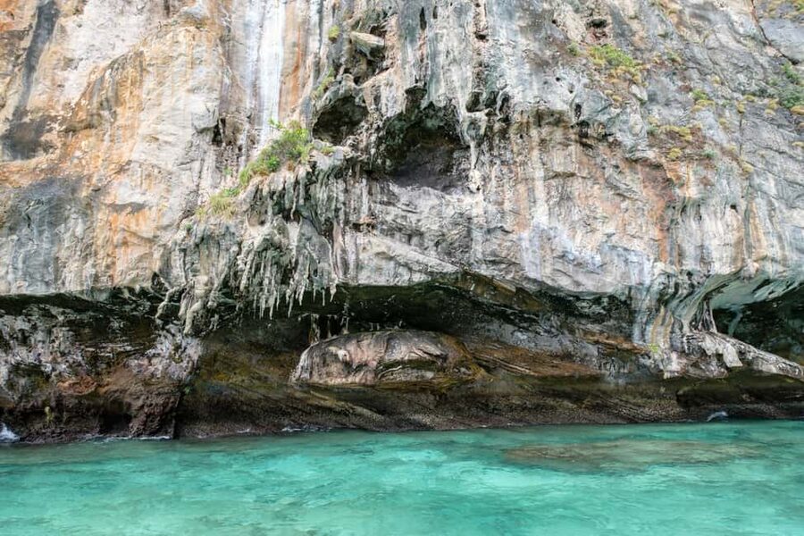 Krabi: Premium Phi Phi Islands Day Trip with Lunch & Snorkel - Thai lunch and island time on Phi Phi Don