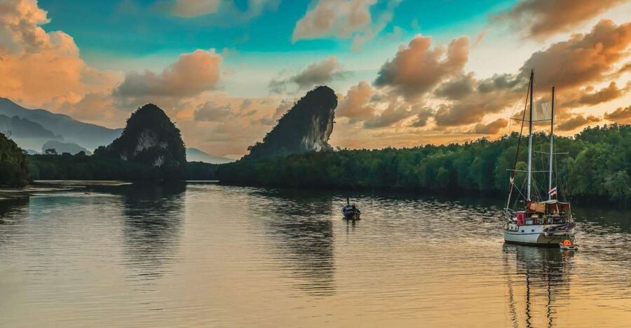 Krabi: Private Sunset Boat Trip and Night Market Tour - Waiting for sunset at Khao Khanap Nam Cave