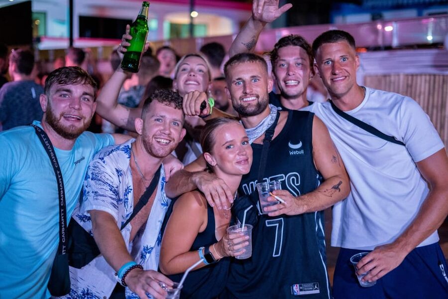 Krabi Pub Crawl - Join Nomads For The Best Night in Ao Nang! - Who will enjoy this party night