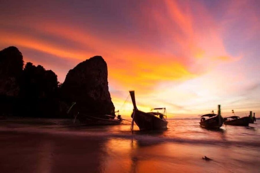 Krabi: Railay Sunset and Bioluminescent Plankton Tour - Meeting at Ao Nang and boarding the longtail boat