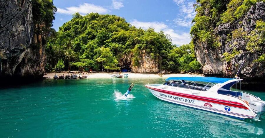 Krabi's Hong Island Speed Boat Blast with 360° Viewpoint - The crew, safety, and what service means here