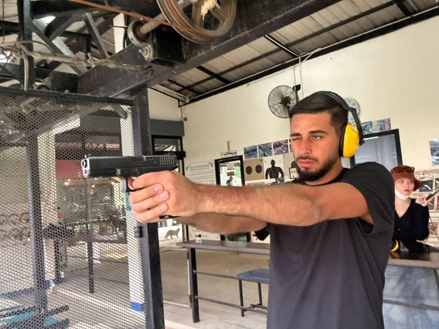 Krabi shooting range (9mm GLOCK17 10 bullet) - What happens during the 45-minute shooting visit