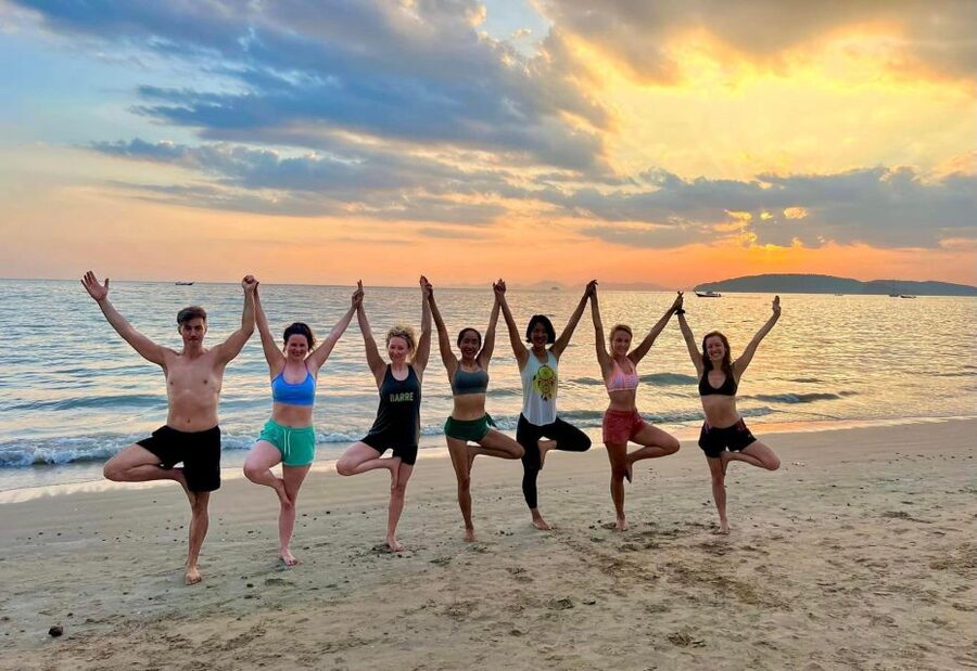 Krabi: Sunset Yoga Balance Join-in Class - Den’s teaching style and the value of an English class