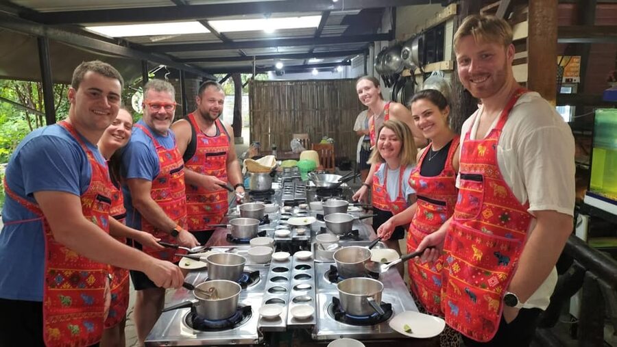 Krabi: Traditional Thai Cooking Class with Local Chef - The chefs make the lesson feel social