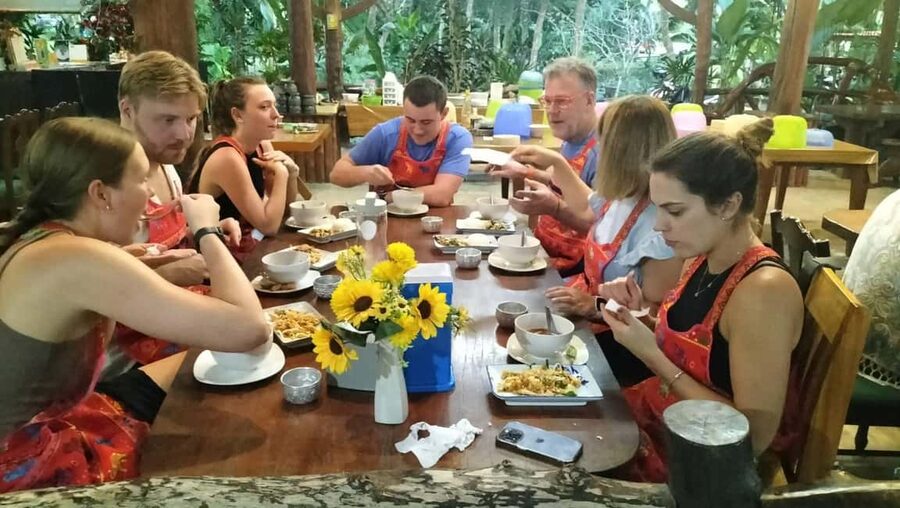 Krabi: Traditional Thai Cooking Class with Local Chef - Who should book, and who should think twice