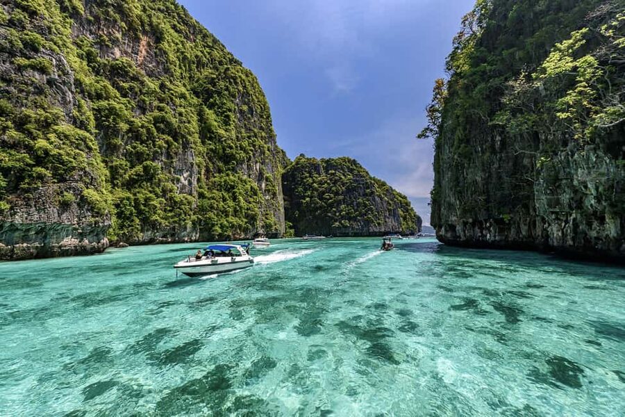 Krabi: Ultimate Phi Phi & Maya Bay Ascent by Speedboat - Maya Bay and the walk from Loh Samah Bay