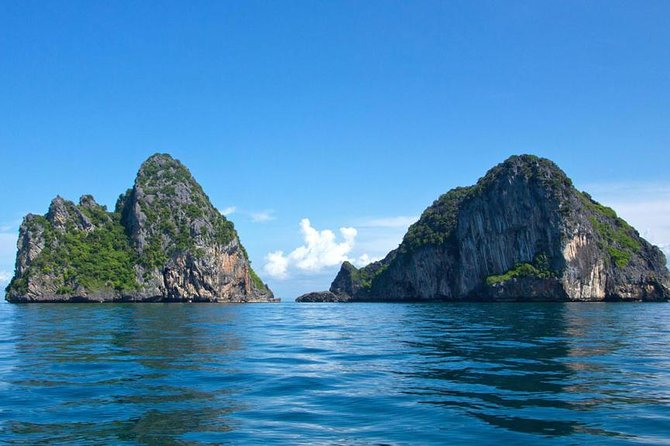 Lanta 4 Islands + Emerald Cave Snorkeling Tour - How the guides and crew affect the day