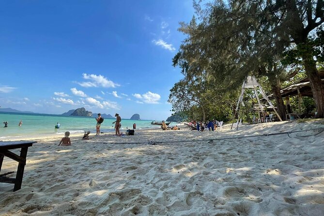 Lanta 4 Islands tour (Longtail boat) - Ko Ngai combines lunch and a proper break