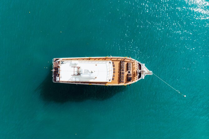 M/Y Lalida Sunset Dinner Cruise in Krabi - An hour around Phra Nang Cave Beach