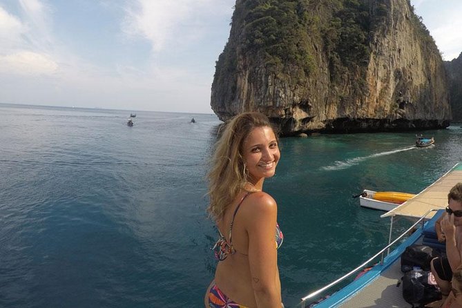 Maya Bay Sleep aboard Tour From Phi Phi - Arriving at Maya Bay before sunset