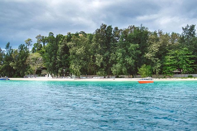 Oneday Tour 4 Islands and Emerald Cave By Tin Adventure Sea Tour from Koh Lanta - Koh Kradan: the longest island stop