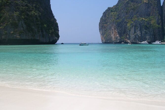 Phi Phi & Bamboo Islands Escape by Luxury Catamaran - Is a luxury catamaran really the right description?