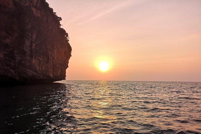 Phi Phi Don & Phi Phi Leh Sunset Trip by Arisa Speed Boat - Phi Phi Leh’s bays and cliffs by boat