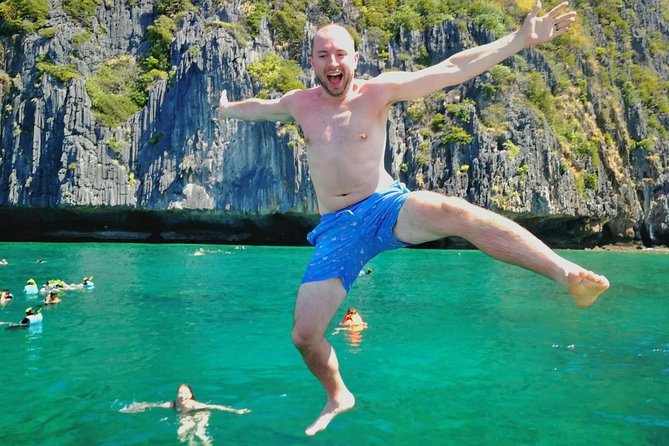 Phi Phi Early Bird & 4 Islands - Day Tour by Speedboat From Krabi - Chicken Island and Poda Island complete the Four Islands