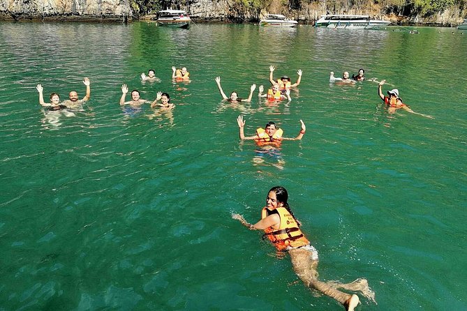 Phi Phi Early Bird & 4 Islands - Day Tour by Speedboat From Krabi - What the 30-seat speedboat day feels like