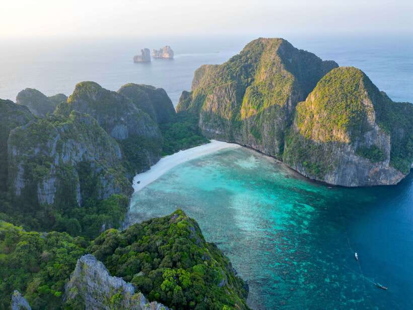 Phi Phi: Half-Day Tour with Maya Bay, Pileh Lagoon & Snorkel - The guide team and the overall pace