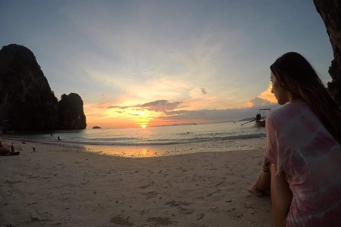 Private Tour to Hong Islands & 4 Islands with Sunset & Night Snorkel - Poda Island offers a simpler beach stop