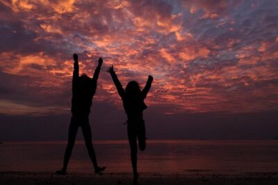 Railay and 4-Island Sunset Speedboat Cruise with Night Snorkel