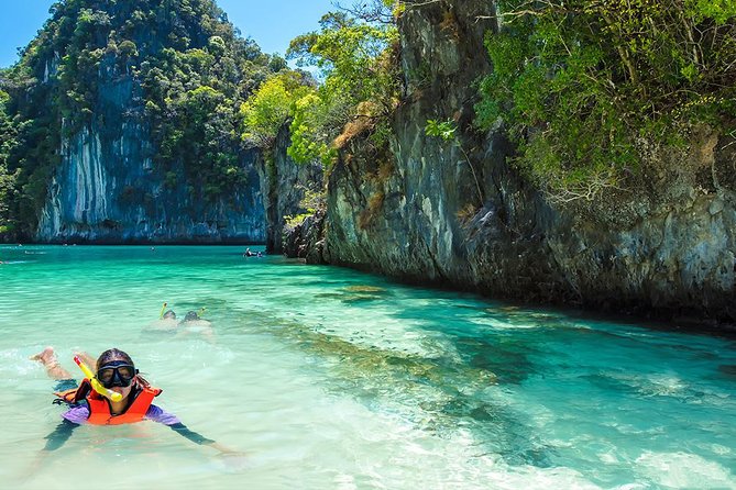 Small-Group Sea Kayaking at Hong Island from Krabi - Lunch and beach time on Hong Island