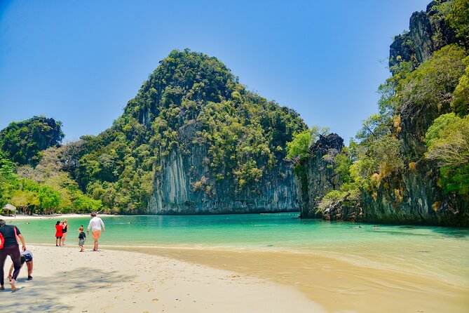 Snorkel and Beach Tour to Hong Islands from Krabi - What the guide and group size mean on the water